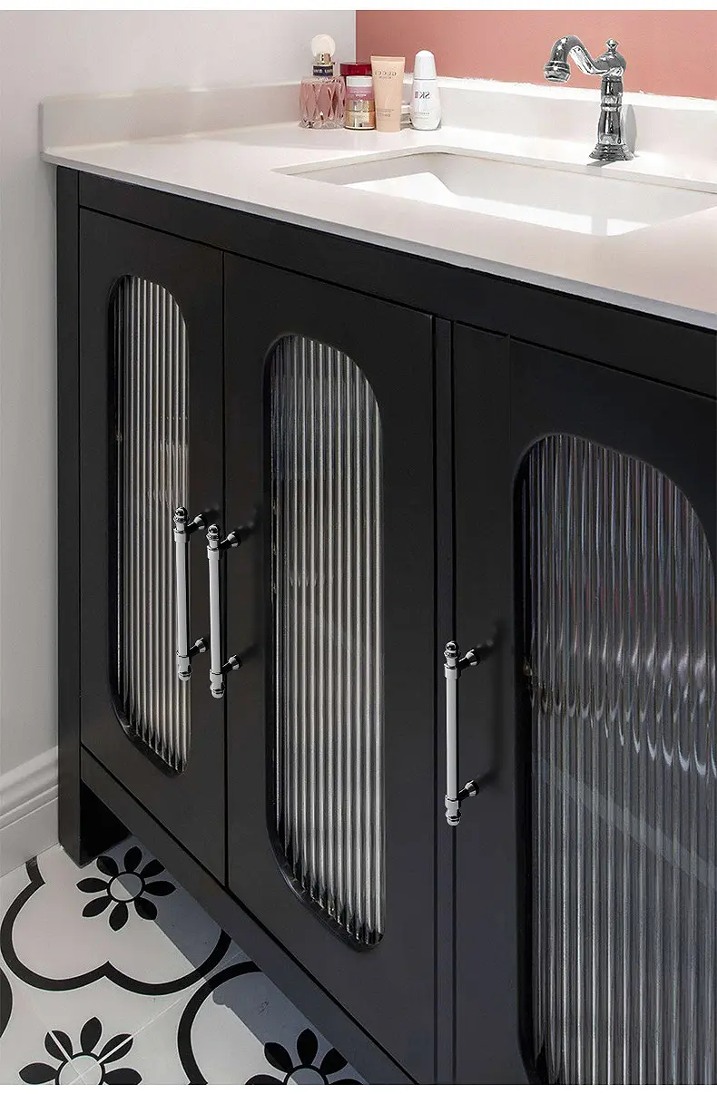 Cabinet Handle Display 4