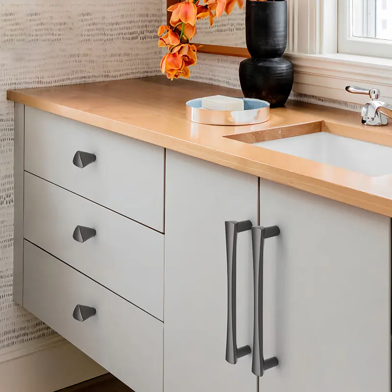 Cabinet Handle Display 3