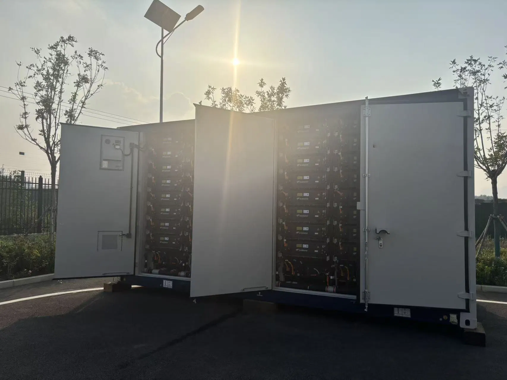 Containerized Battery Energy Storage System with a High Capability 5mwh for Industy and Commerce