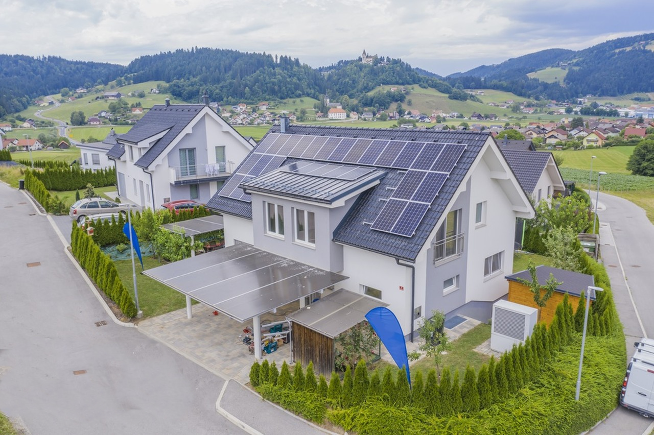 JinSun Wind &amp; Solar Hybrid Off-Grid System for Residential Use with Lead-Acid Battery 48V-400V Output