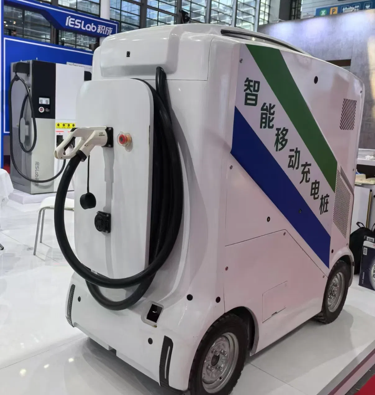 Integrated Dual Ports Photovoltaic Solar Energy Storage DC EV Electric Car/Vehicle/Battery Charging Station