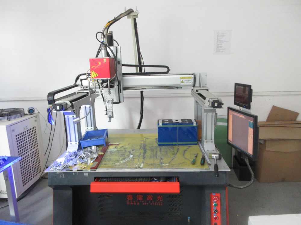 Laser spot welding machine used in automated battery pack production line