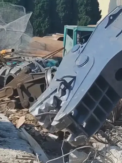 excavators (1)
