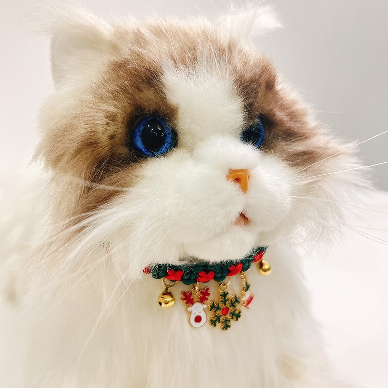 Cute Christmas Accessories for Pets: Necklaces and Scarves