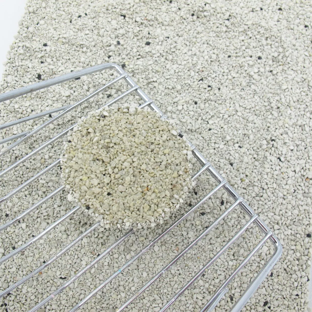 Comfortable Cat Feet Feel Rapidly Clumping Activated Carbon Particles Cat Litters Cleaning Bentonite Ball Sand Domestic Minerals Clay Pet Litter Cat Supply