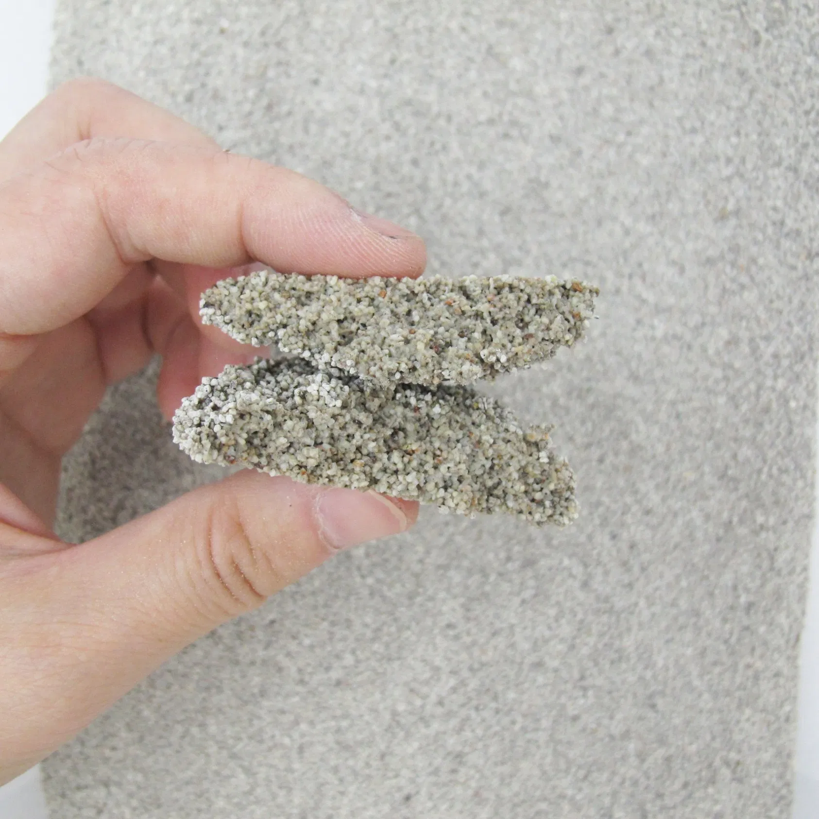 Economical Cost Good Deosorization High Absorption Domestic Minerals Activated Carbon Natural Sodium-Based Ore Sands Bentonite Cat Litter Pet Cleaning Supply