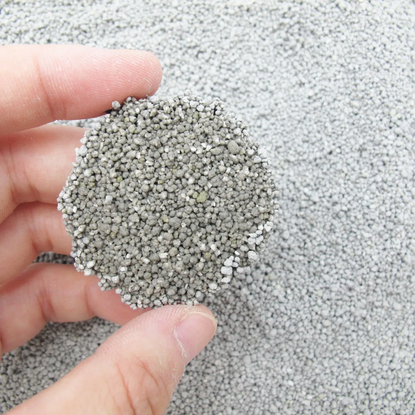 Comfortable Cat Feet Feel Rapidly Clumping Activated Carbon Particles Cat Litters Cleaning Bentonite Ball Sand Domestic Minerals Clay Pet Litter Cat Supply