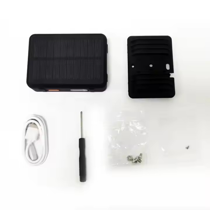 Pet Mini GPS Tracker Long Battery 9000mAh Waterproof IP67 2g Solar GPS Tracking Device for Cattle Cows