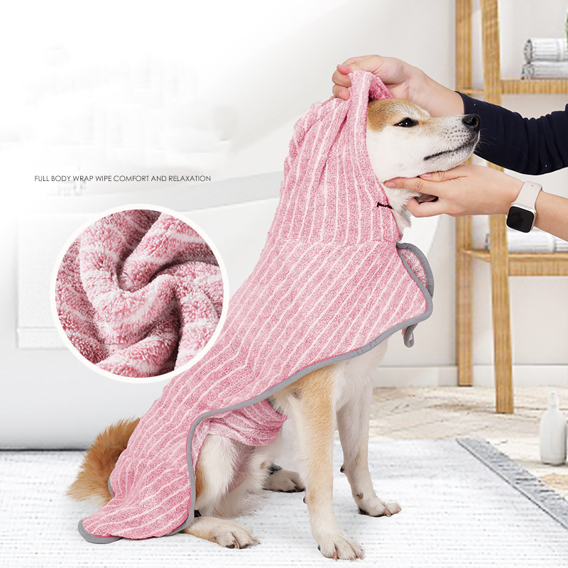 Hot Selling Pet Cleaning Supplies Dog Bathrobe Absorbent Bath Towel