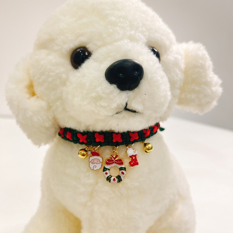 Cute Christmas Accessories for Pets: Necklaces and Scarves