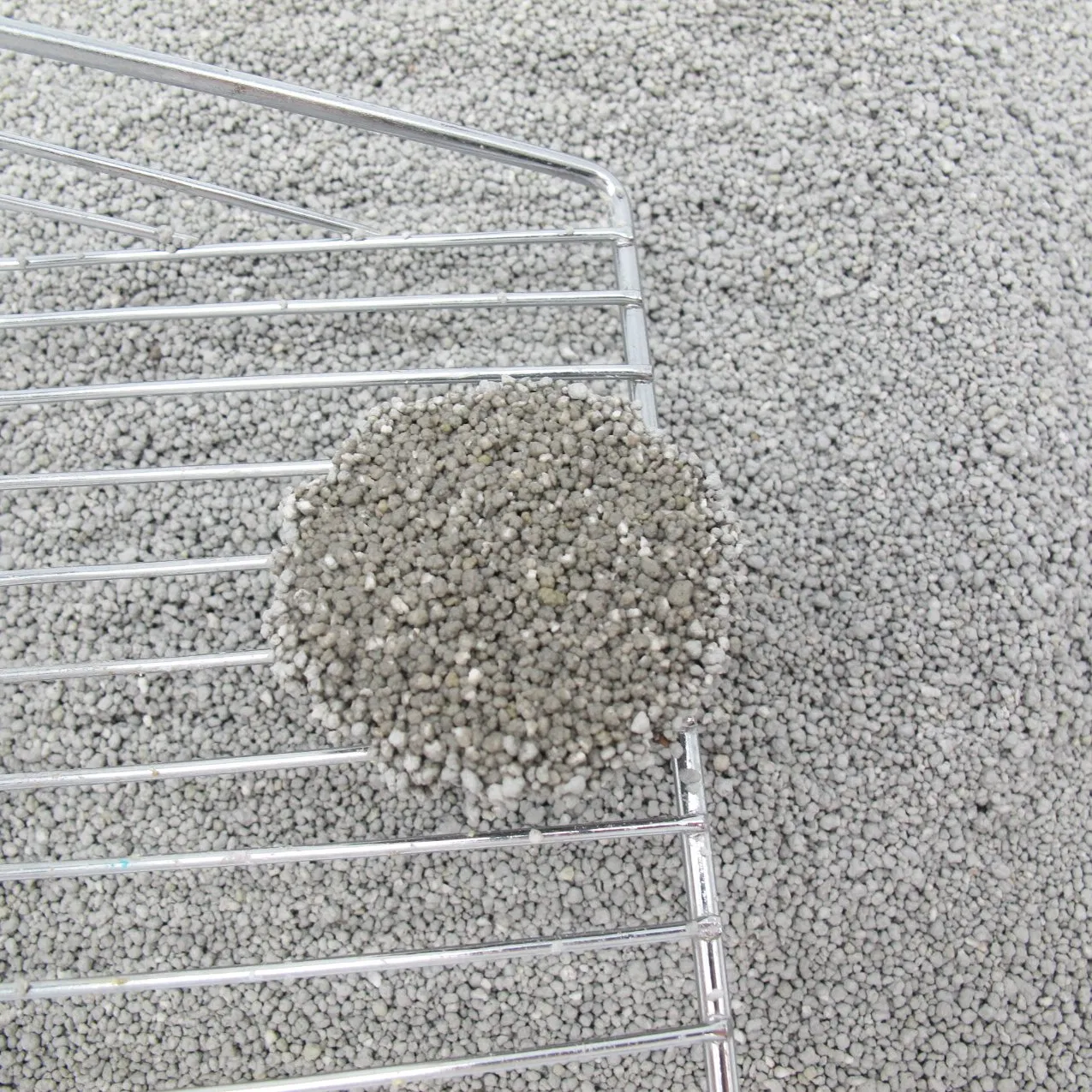 Comfortable Cat Feet Feel Rapidly Clumping Activated Carbon Particles Cat Litters Cleaning Bentonite Ball Sand Domestic Minerals Clay Pet Litter Cat Supply