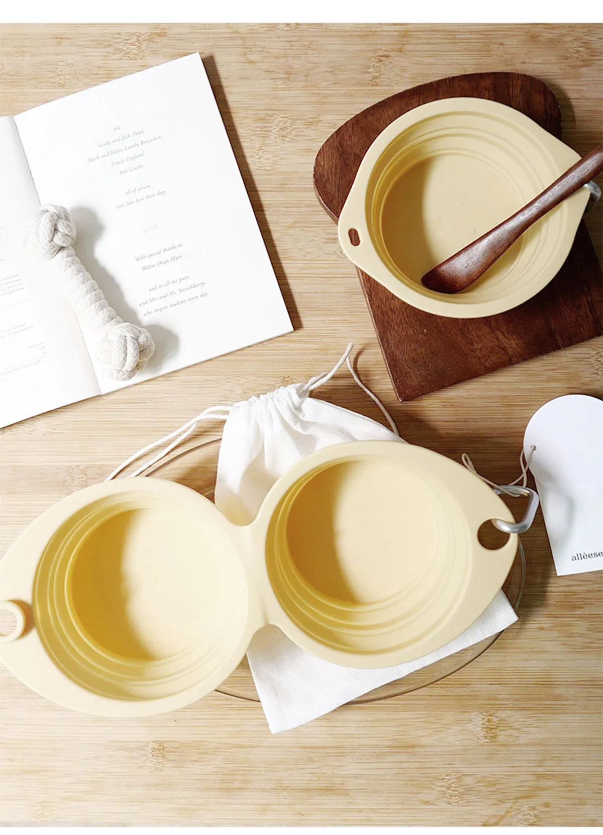 Customized Portable Foldable Dog Bowl Collapsible Pet Travel Feeding Bowl Double Foldable Food Grade Silicone FDA Approved