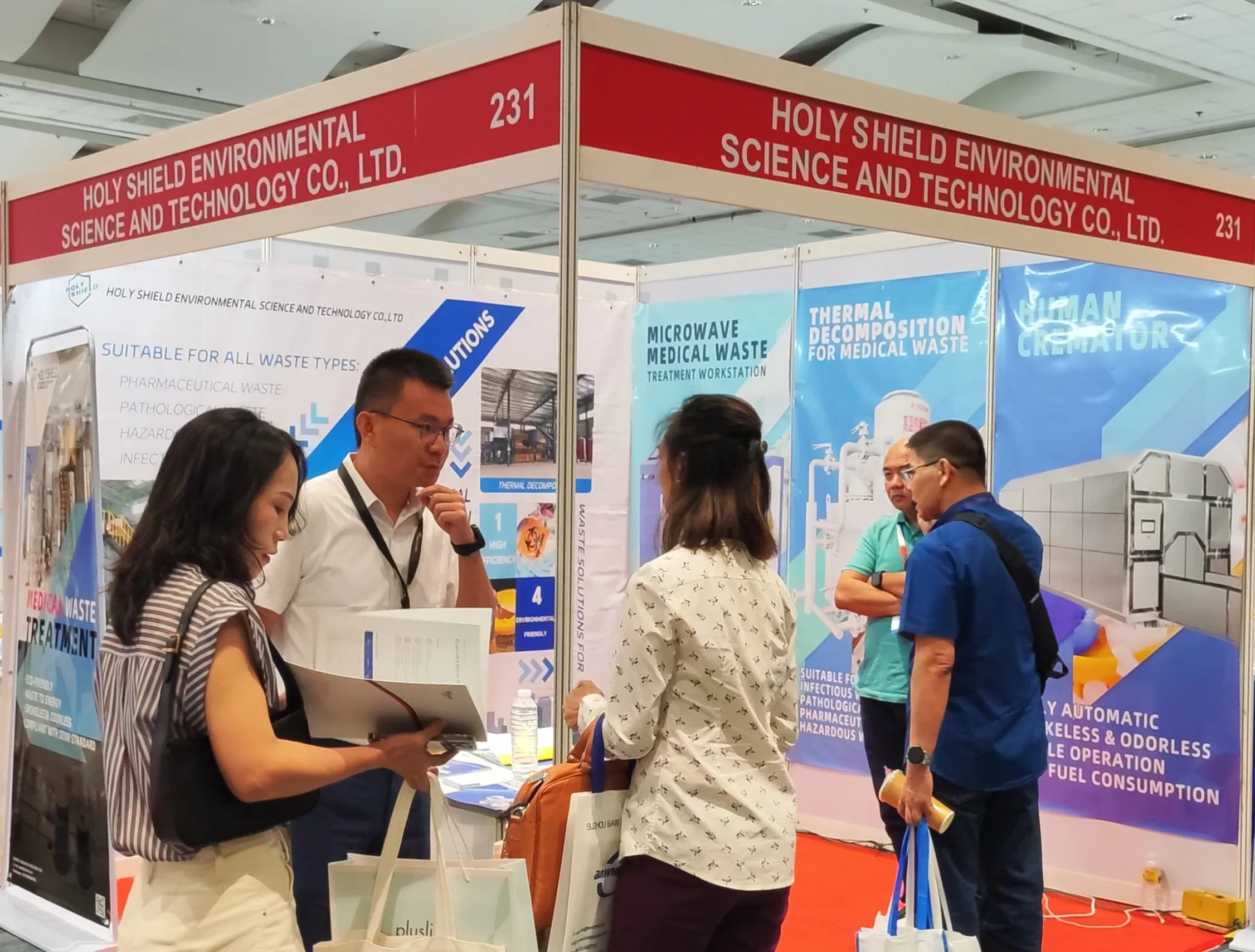 Environmental Protection Smokeless Solid Pet Incinerator Medical Waste Hospital Equipment