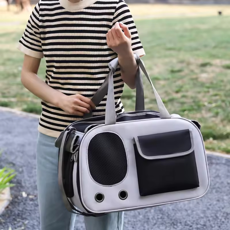 Lightweight Oxford Pet Travel Carrier with Zipper Closure Breathable Feature