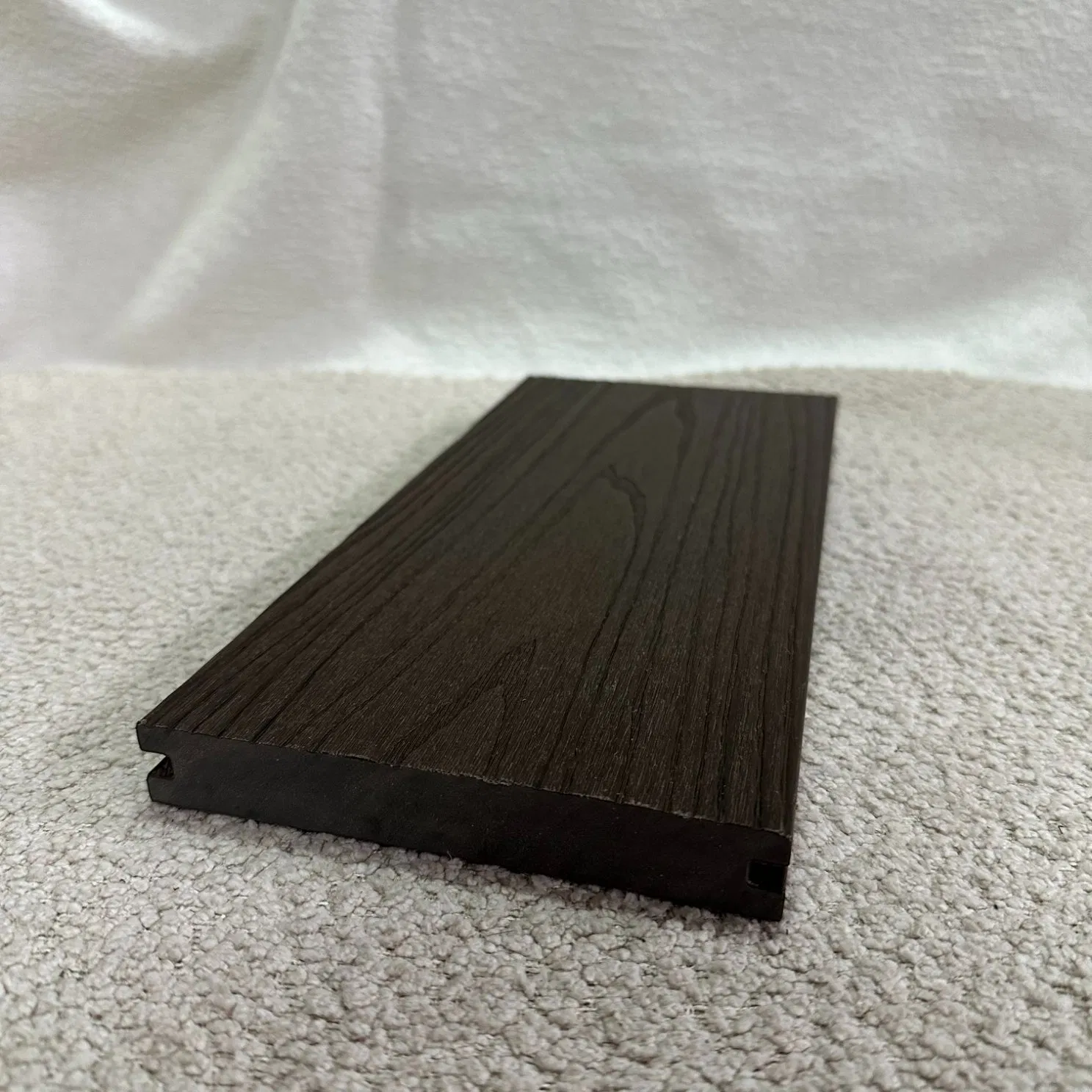 Thermomatrix WPC Solid Grid 143X22mm Phase-Change Material Climate-Adaptive Core