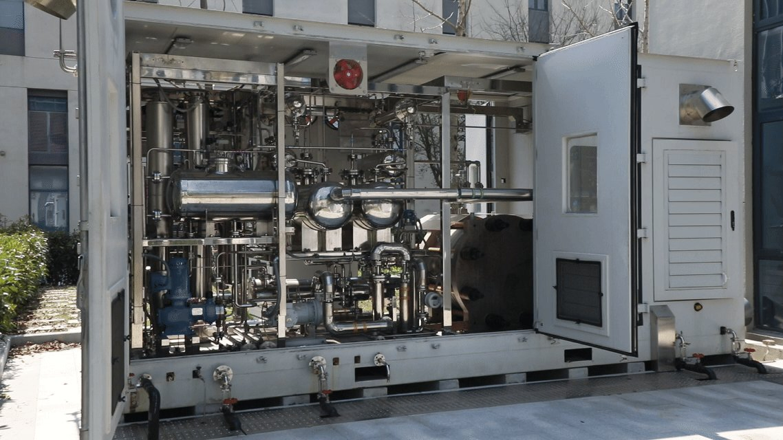 Large-Scale Hydrogen Production System for Sustainable Energy Solutions
