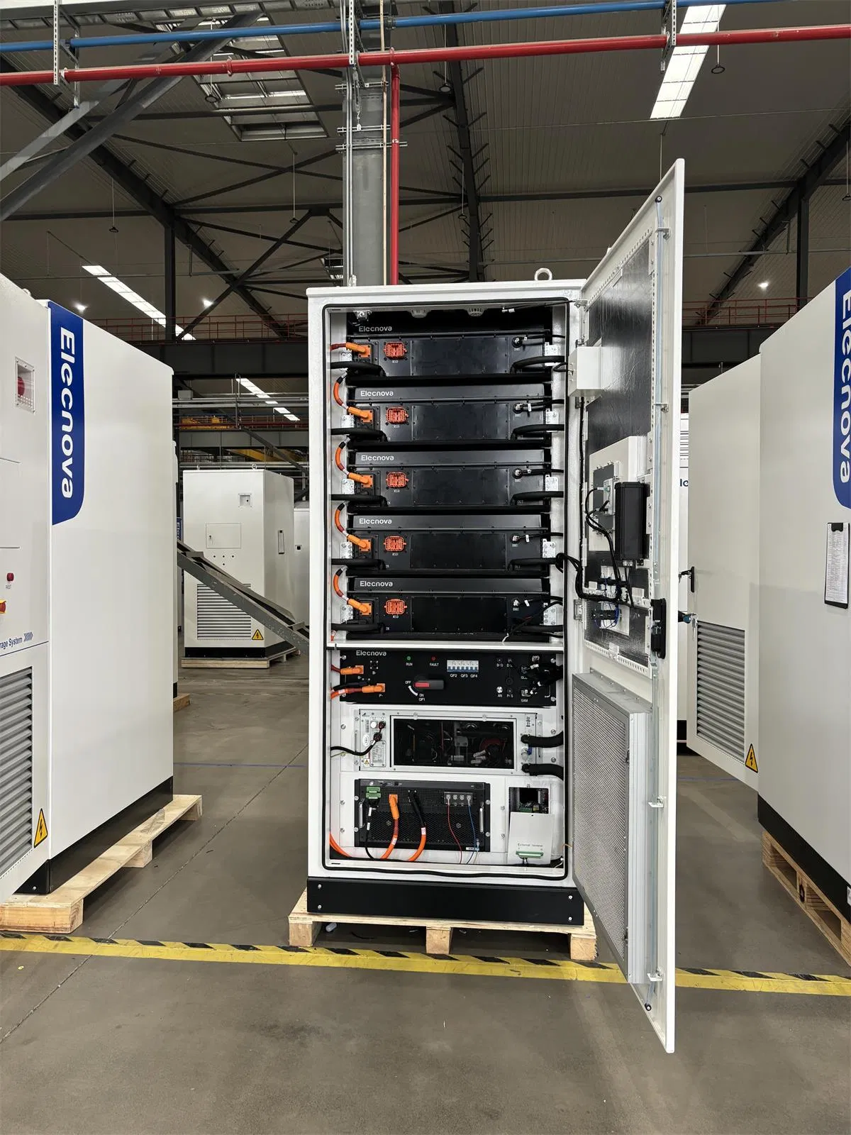 Long Cycle Life 100kw 233kwh Energy Storage Battery Cabinet