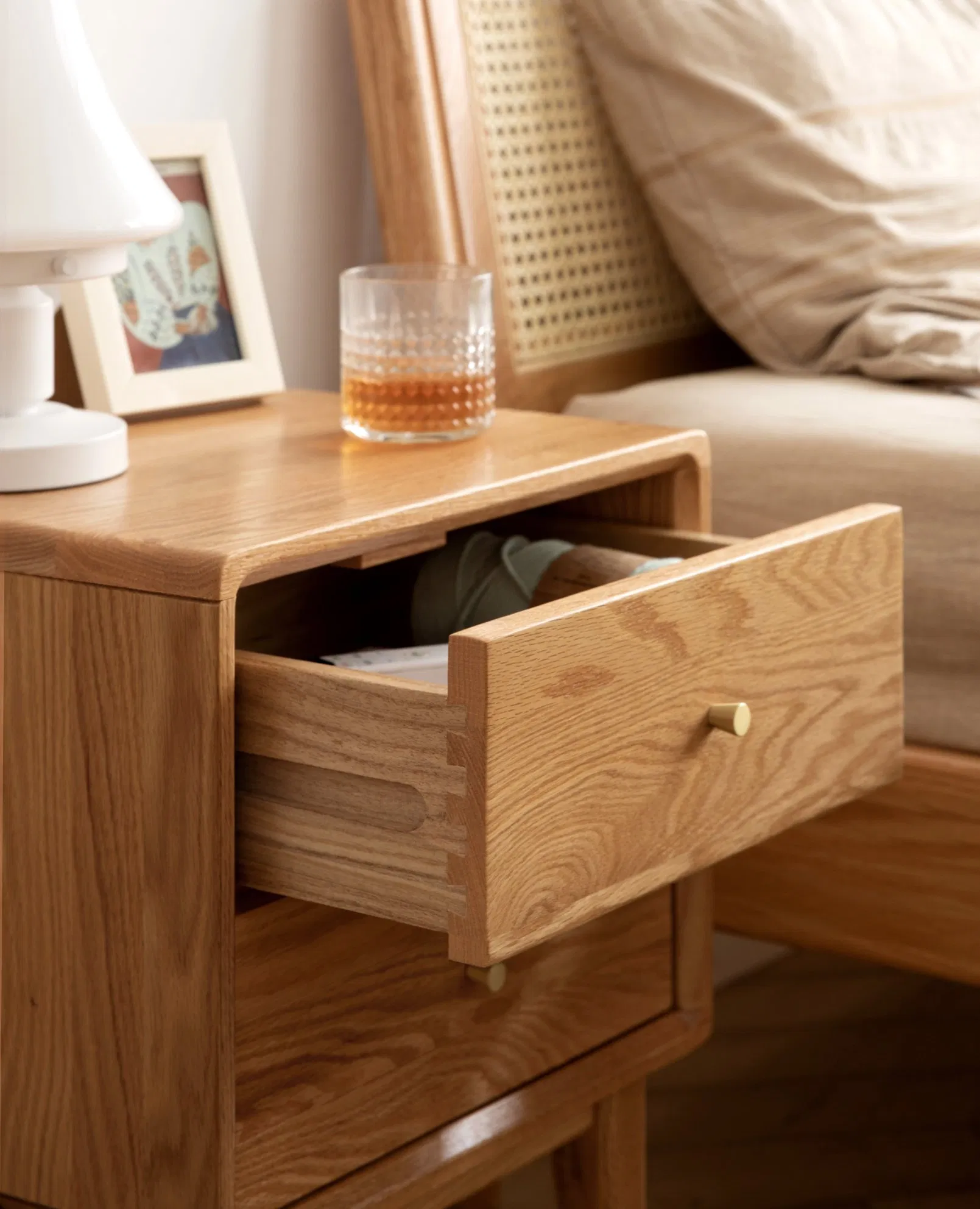 Traditional Neat Solid Red Oak Wood Home Bedroom Bedside Table