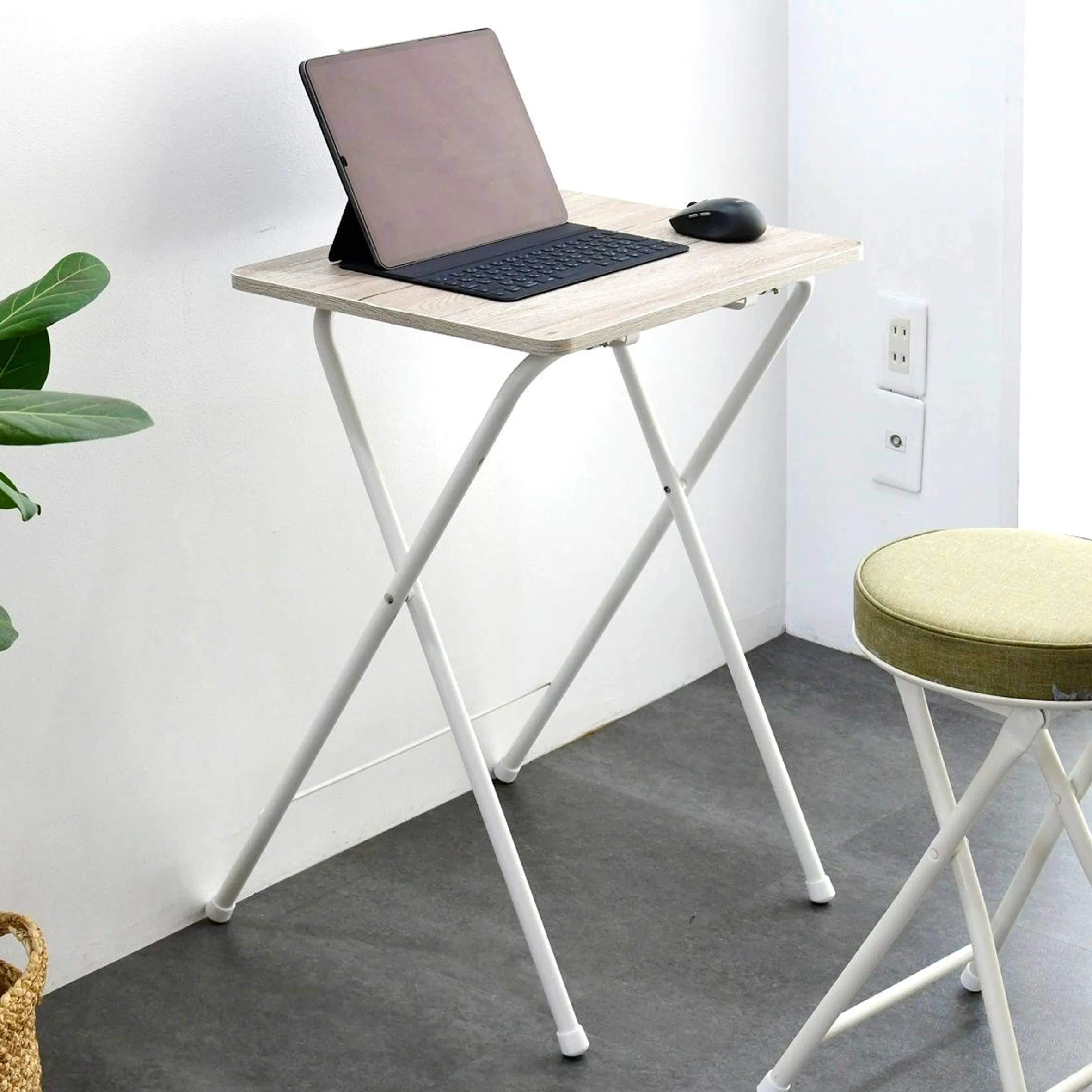 Small Side Table Square Folding, Patio Foldable Wooden End Table for Outdoor Indoor Porch Camping Living Room Bedroom, as Coffee Table or Plant Stand, Brown