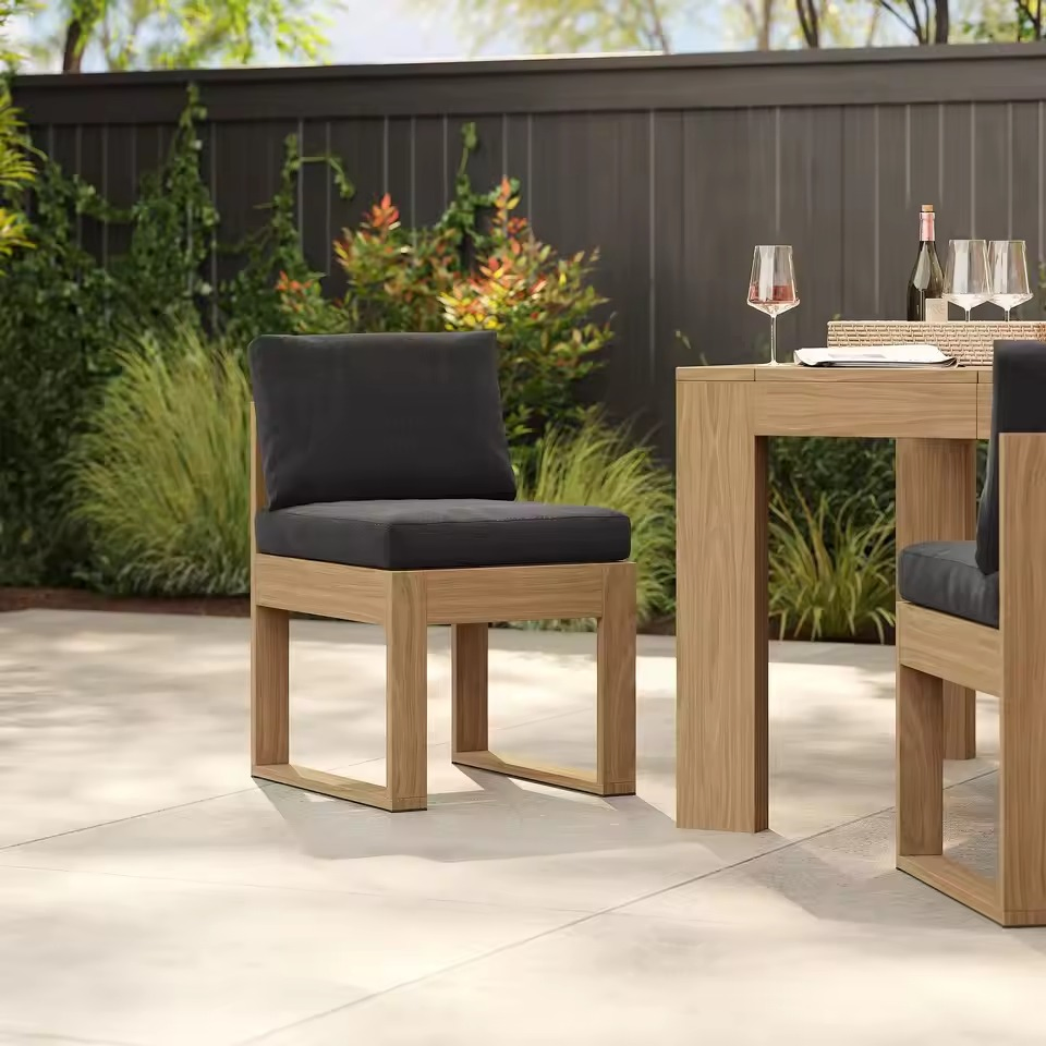 Premium Luxury Teak Wood Dining Set Guangdong-Made Solid Wood Table Chairs for Patio Garden New Arrival Hotel Exterior Furniture