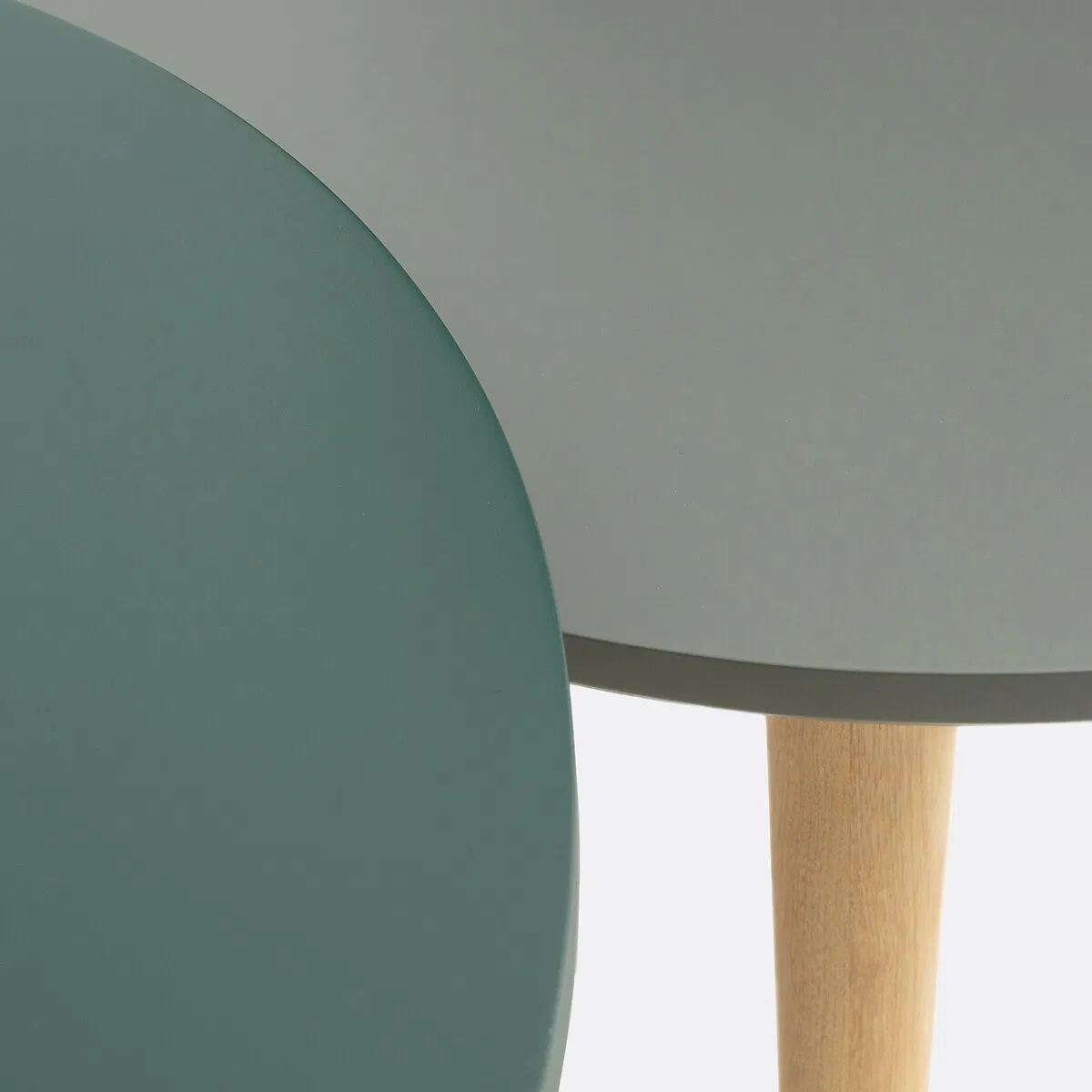 Round Nesting Coffee Table Set of 2, Modern Side Table with Solid Wood Legs for Home Hotel