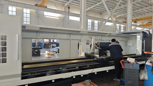 Multi-axis CNC machining drilling precision components