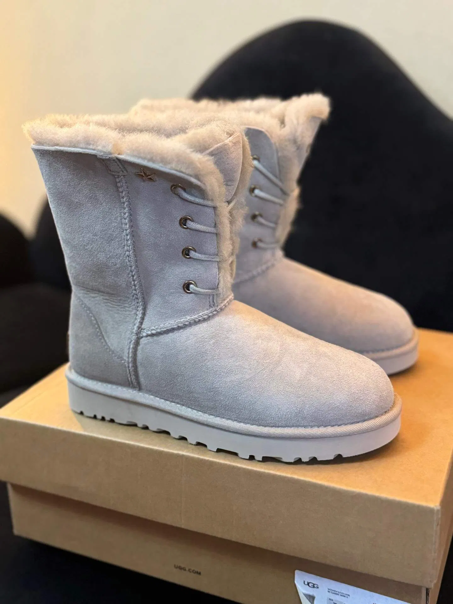 Women's Casual Thickened Sheepskin-Lined Luxury Snow Ankle Footwear for Chilly Days