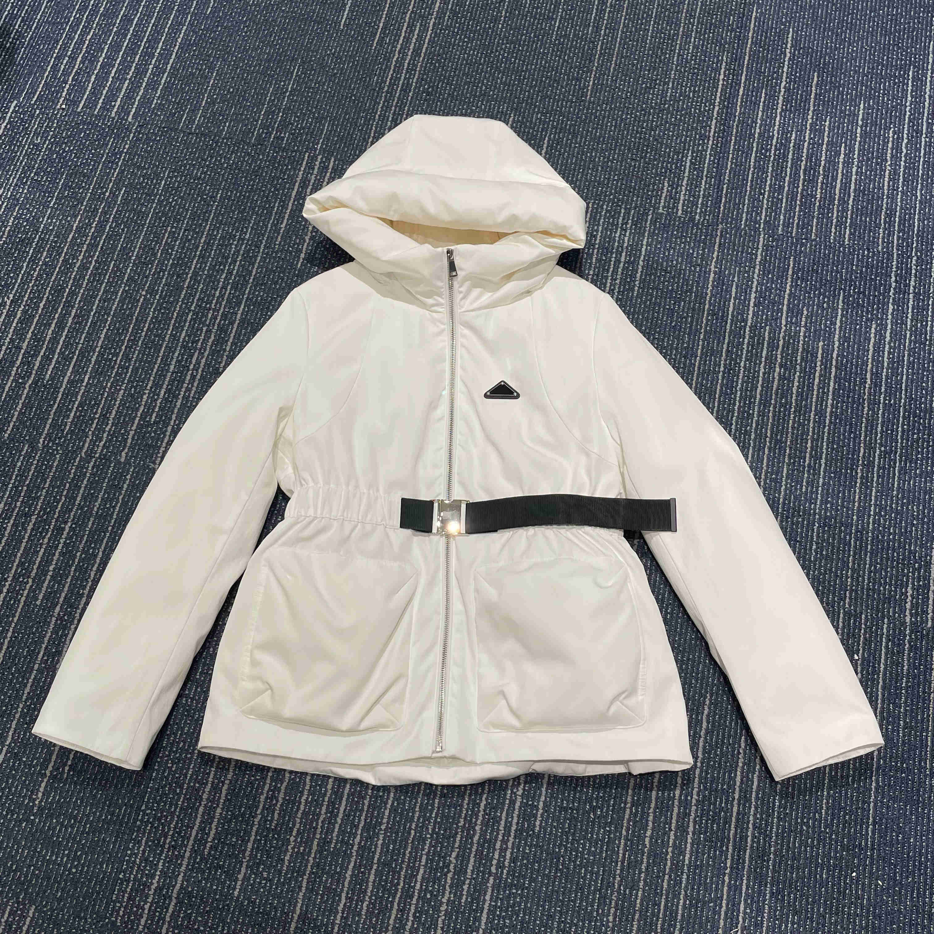 Custom logo Luxury White Down Jacket Women's Winter Coat for Ladies Doudoune Femme Piumino Donna