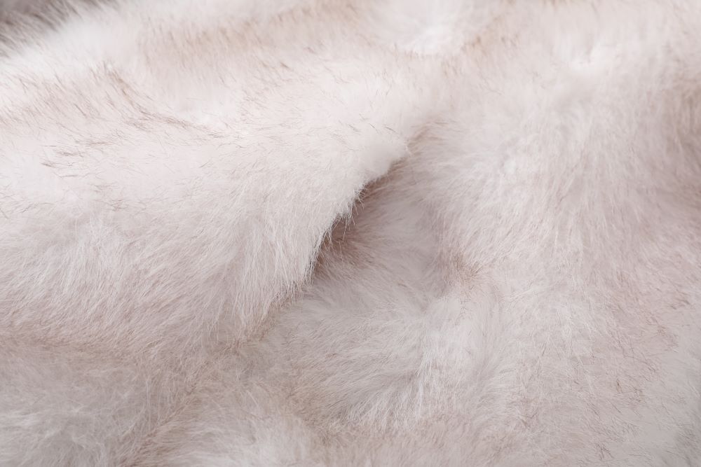 Women's Winter Short Woven Faux Fur Parka Slim Vintage Bamboo Fiber Breathable Thick Jacket Hood Single Breasted Closure Raw