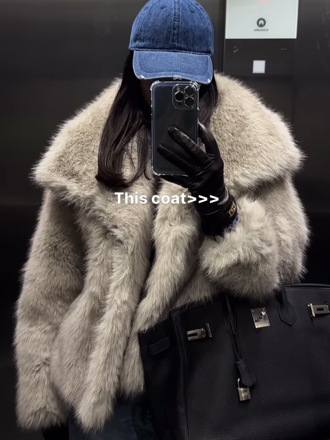 Trendy Winter Women's Fur Coat Wide Lapel Outerwear Long Sleeved Short Faux Fur Coat Jacket Fluffy Thick Women's Faux Fur Coat