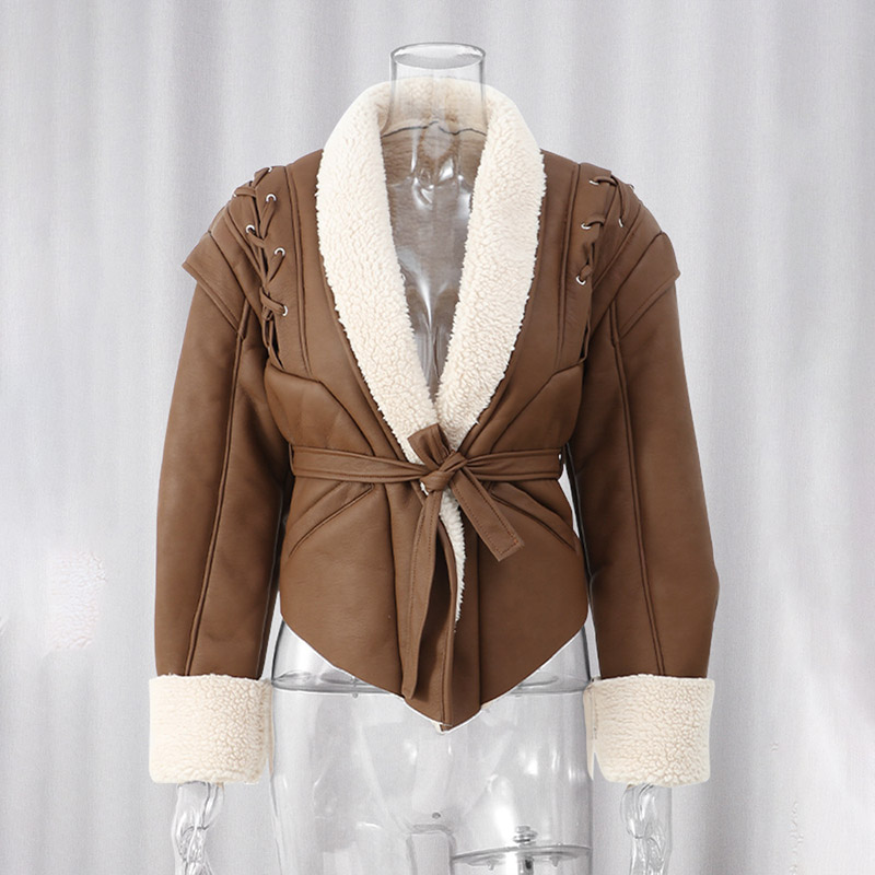 2025 Fashion Streetwear Winter Warm Short Faux Fur Lining Leather Coat Women Fake Shearling Jacket with Belt