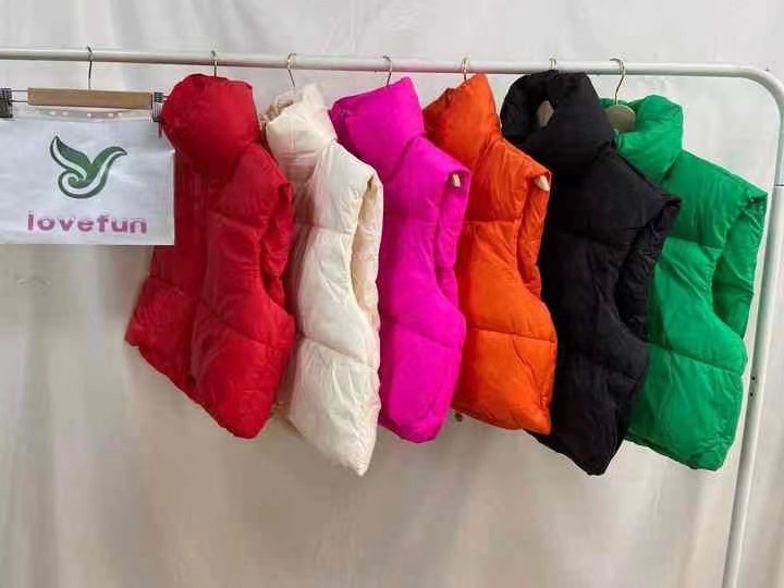 Custom Women Puffer Bubble Crop Vest Coats Puff Ladies Jackets Coats Down Coats Plus Size Women Winter Fashion Jackets