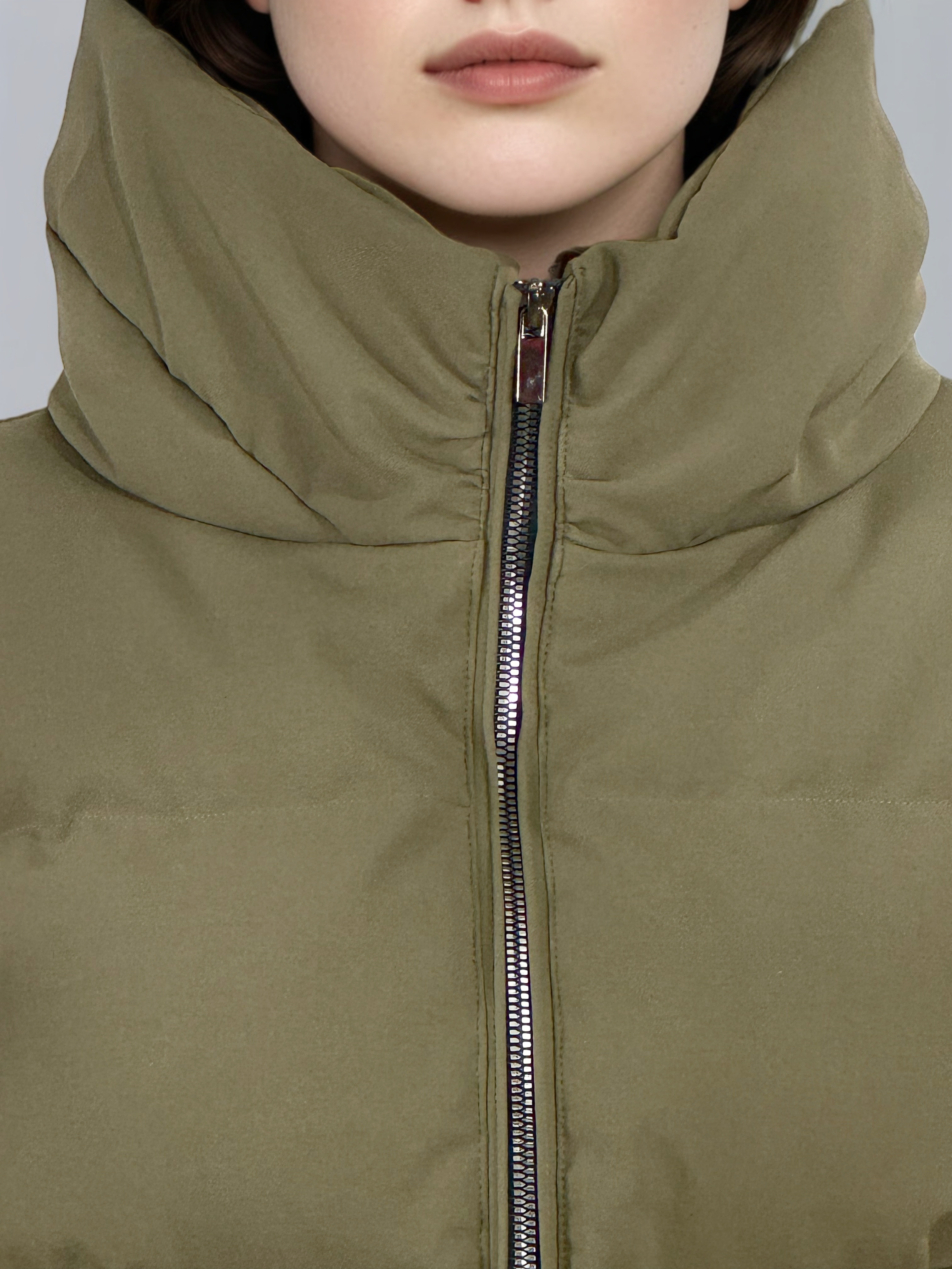 Professional Service New Design Warm Green Winter Duck Down Puffer Jacket for Women Outdoor Cold Weather Wear