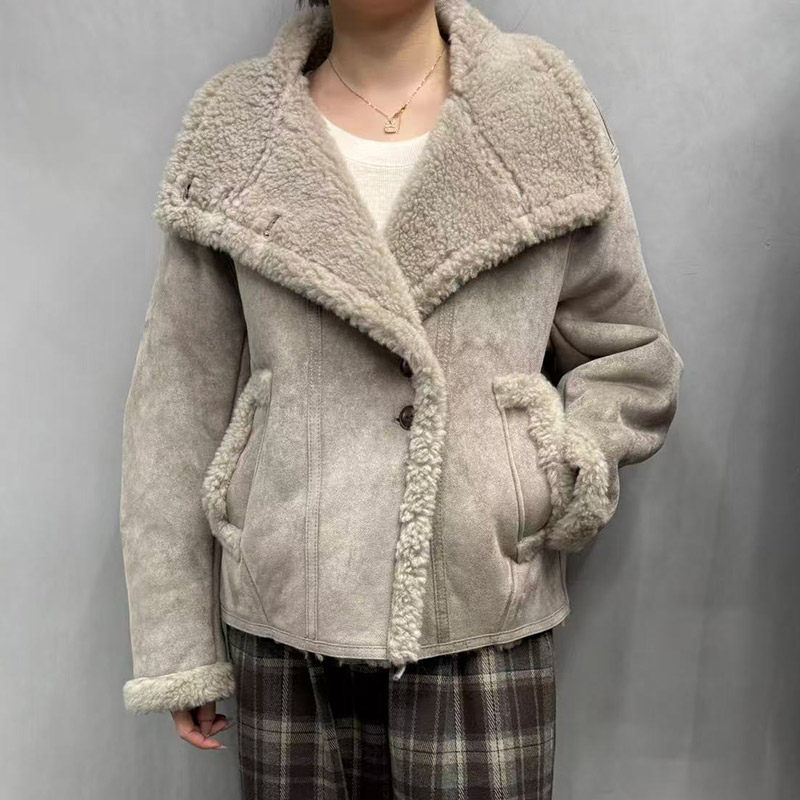 Wholesale Custom Warm Turn Down Collar Lamb Shearling Fur Coats High Quality Faux Suede Leather Jackets for Women