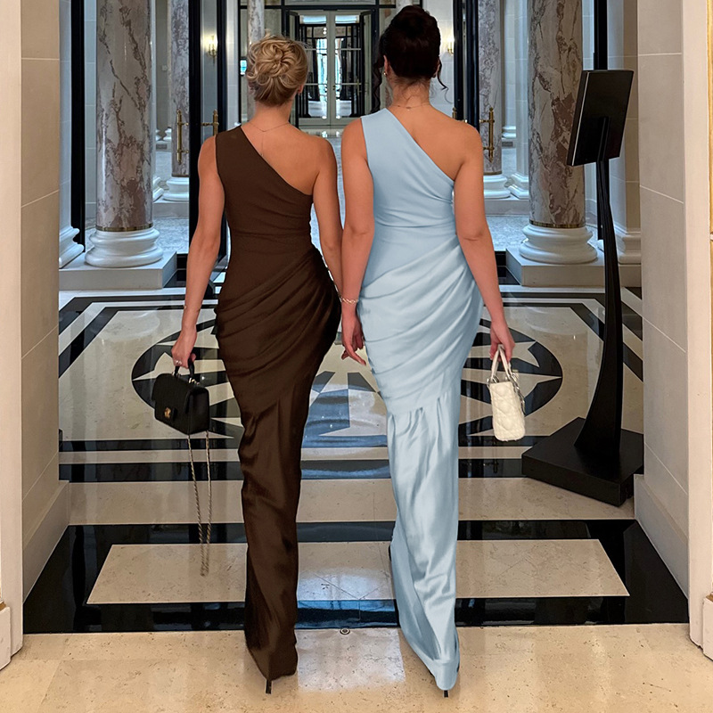 Women's Autumn Winter New Elegant Celebrity-Style One-Shoulder Pleated Spliced Floor-Length Diamond Cashmere Pencil Dress