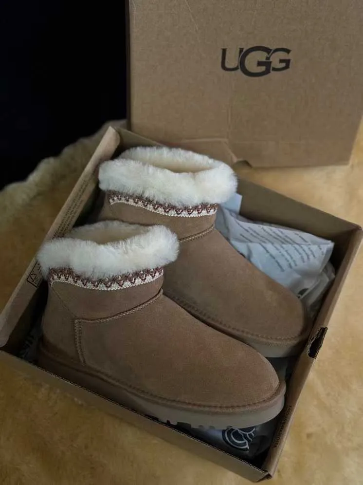 Casual Luxury Footwear View 3
