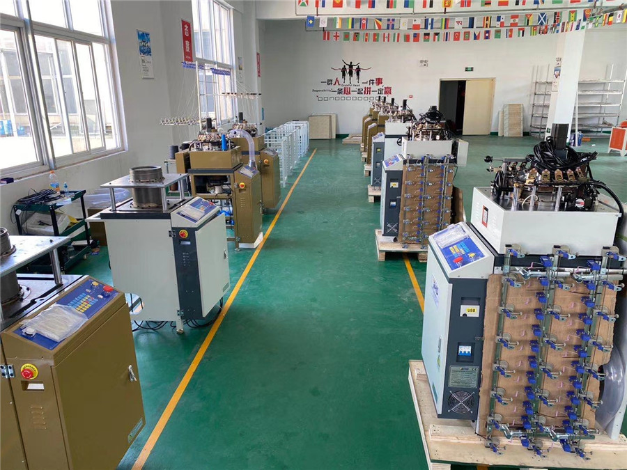 Fully Computerized Jacquard Knitted Winter Sports Cap Making Machine