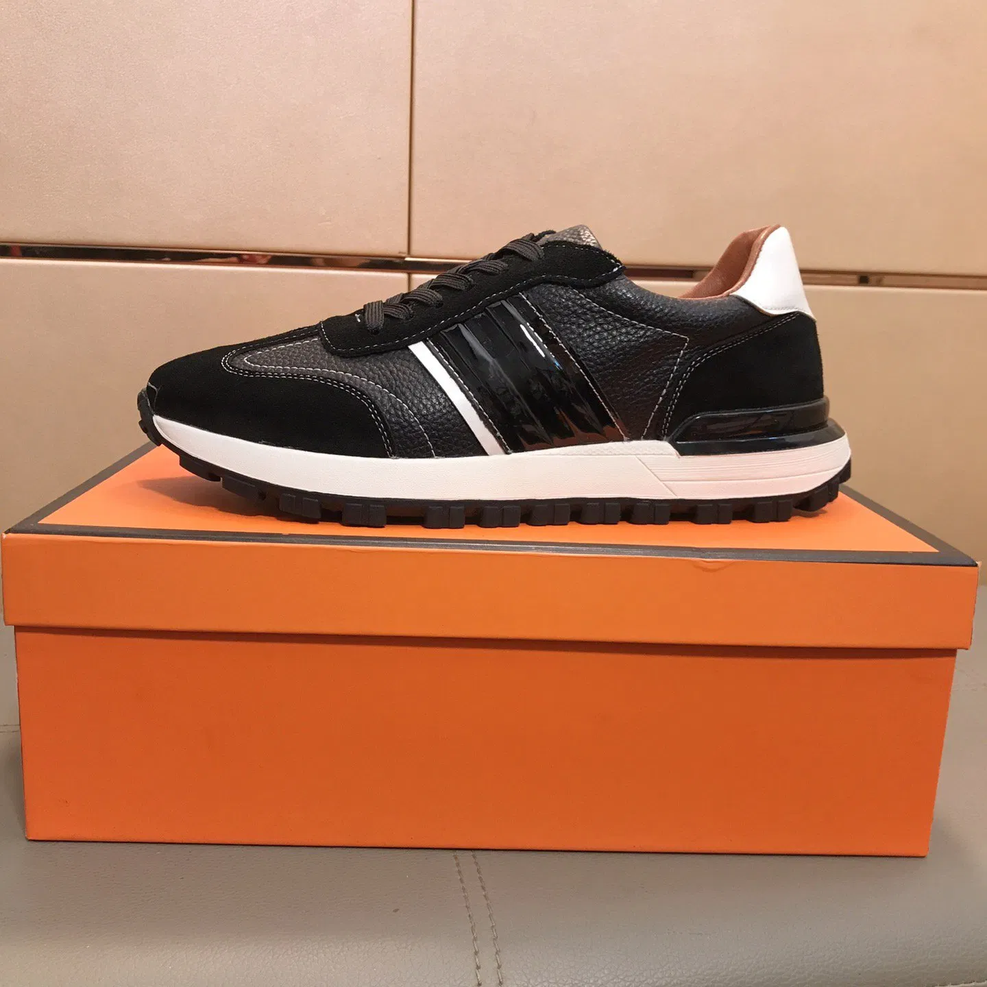 2026 Leather Running Walk Casual Sport Shoes Men's Shoes Basketball Soccer Football Branded Shoes Replica Sneaker