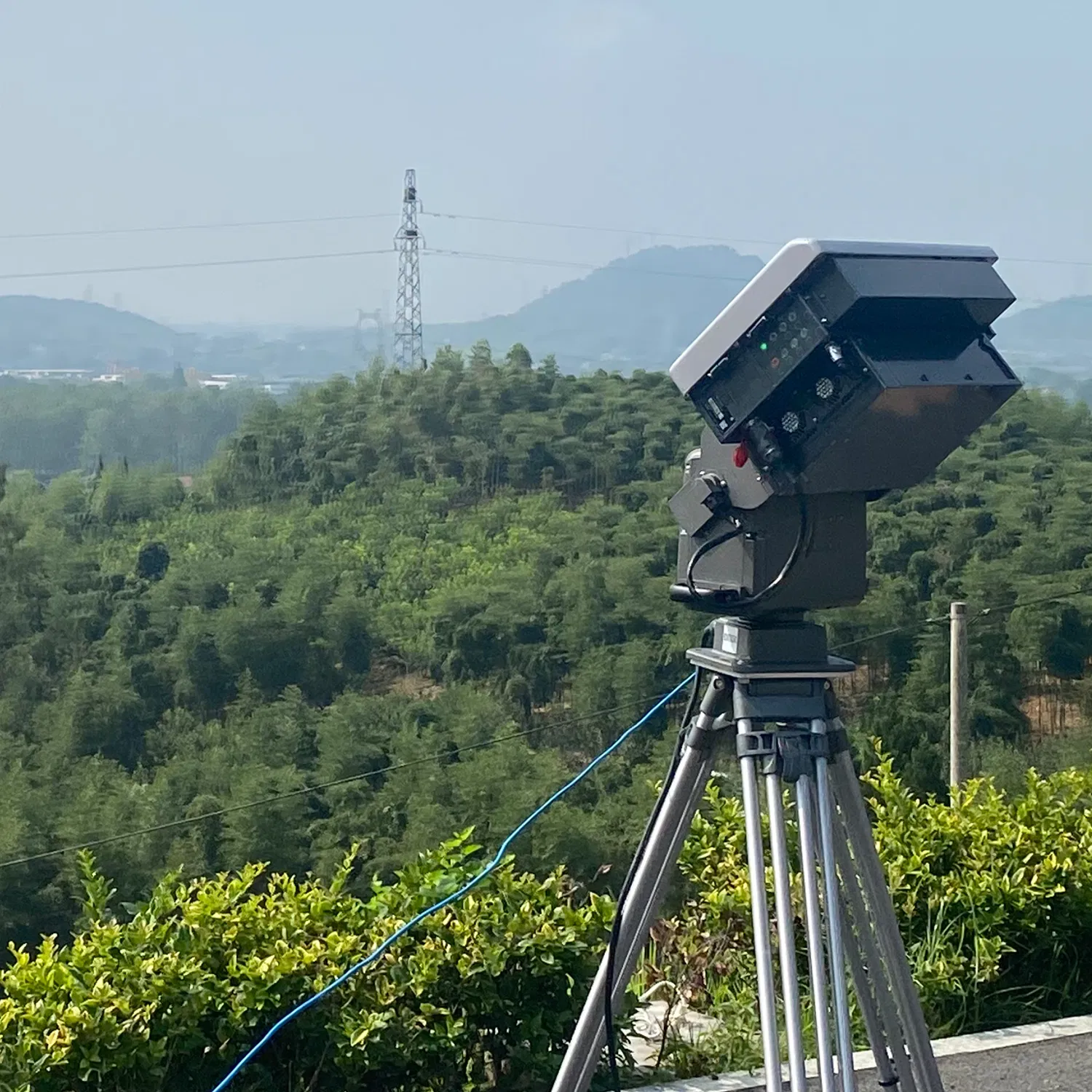 Drone Neutralization Device: High-Range RF Jammer for Effective Defense