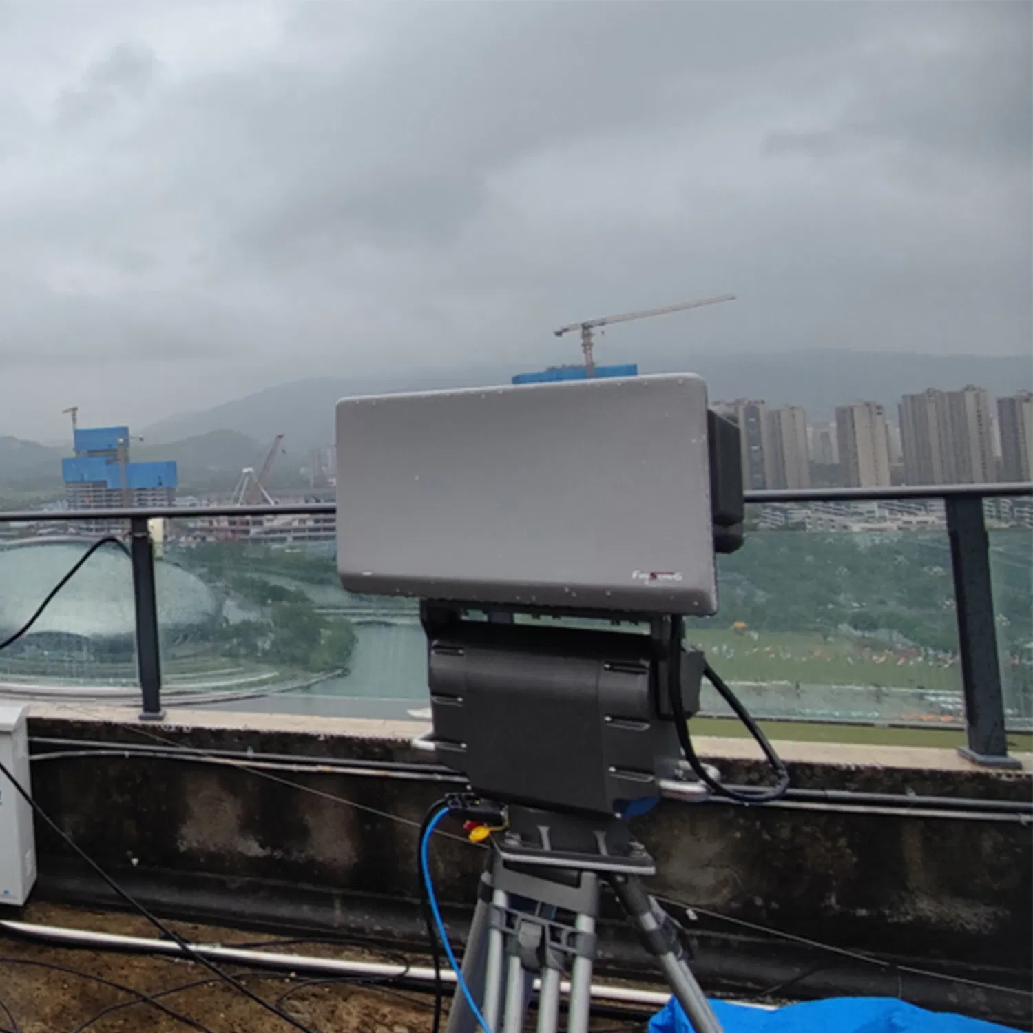 Drone Neutralization Device: High-Range RF Jammer for Effective Defense