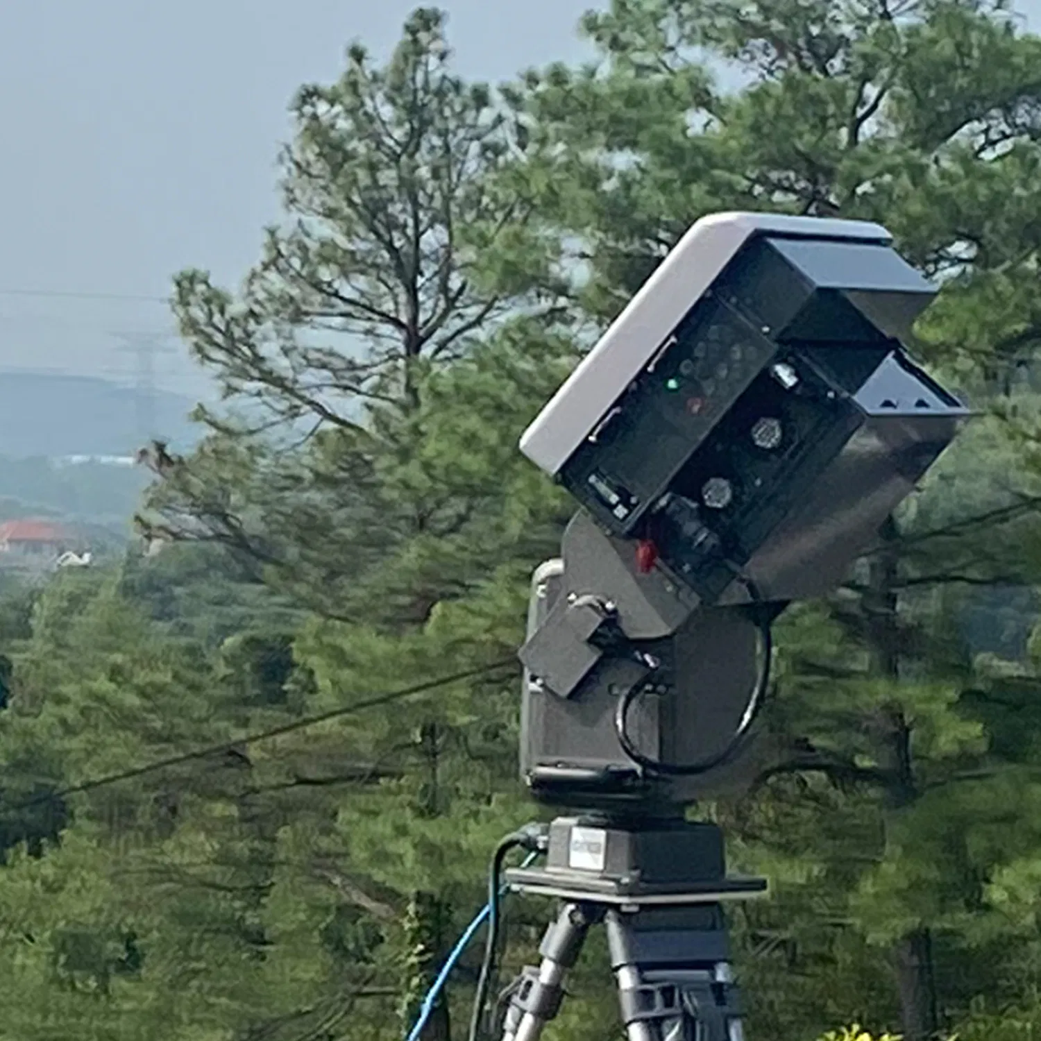 Drone Neutralization Device: High-Range RF Jammer for Effective Defense