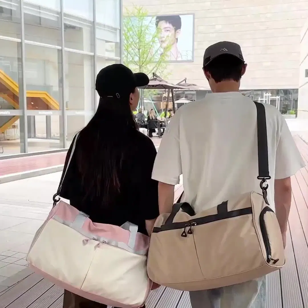 Large Capacity Zippered Gym Bag Portable Dry and Wet Separation Fitness Sports Luggage Storage for Weekends Travel