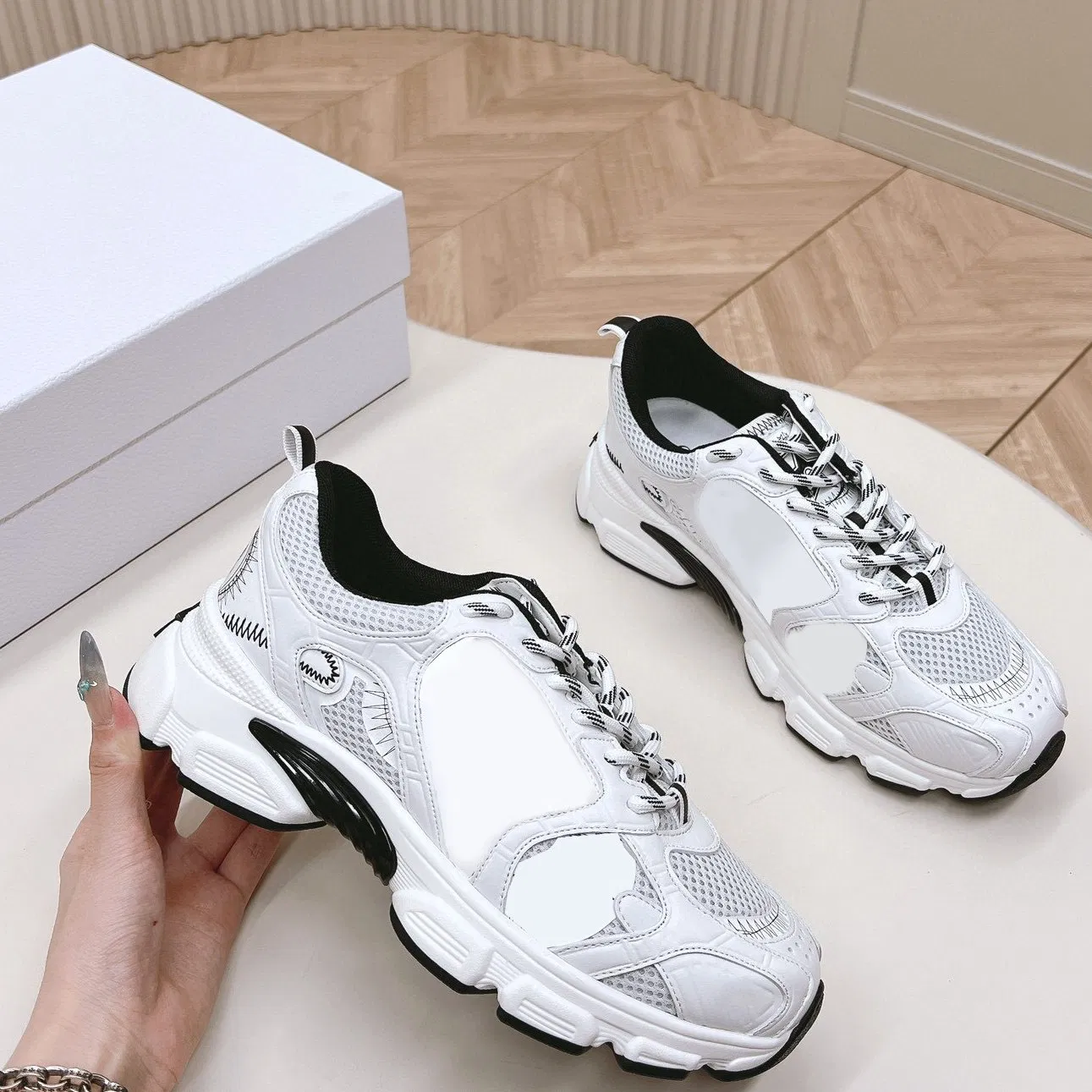 2026 1 1 Replica Woman Brand Replica Sneaker Hot Luxury Designer Brand Wholesale Designer Replica Running Shoes for Men
