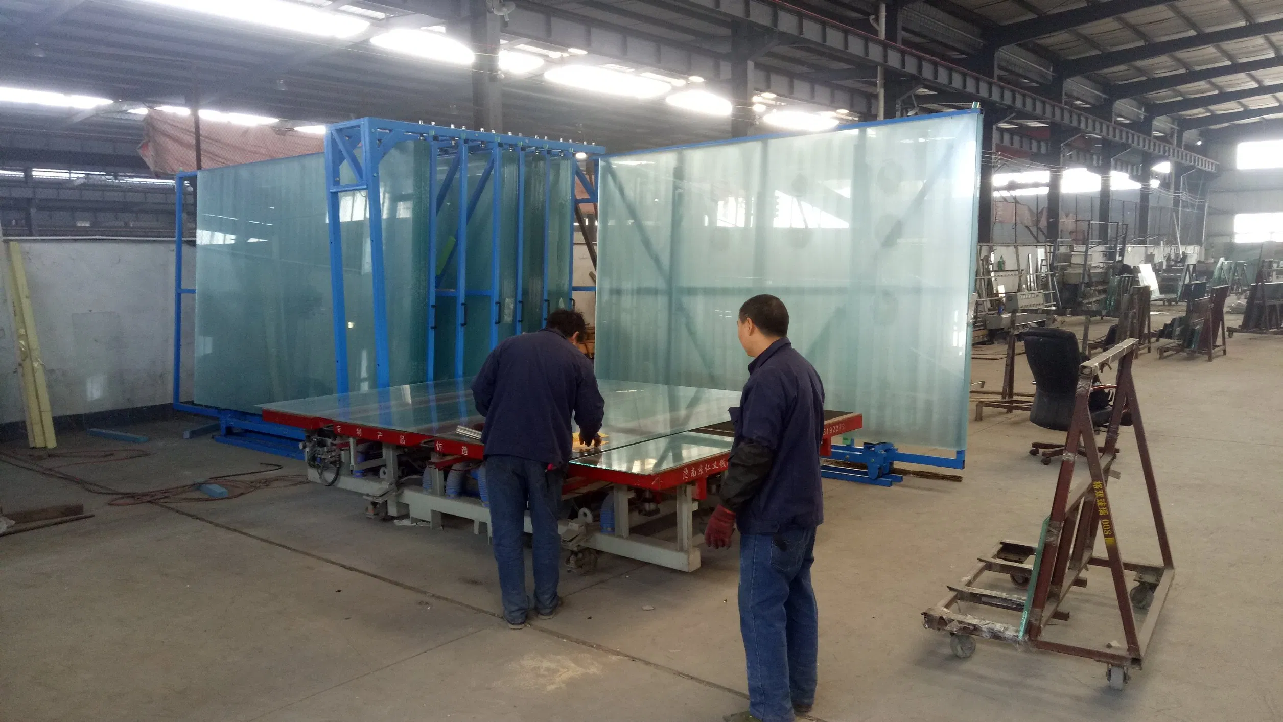 Versatile Drawer Layout Glass Racking Solution