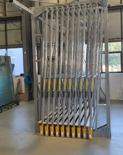 J Versatile Drawer Layout Glass Racking Solution