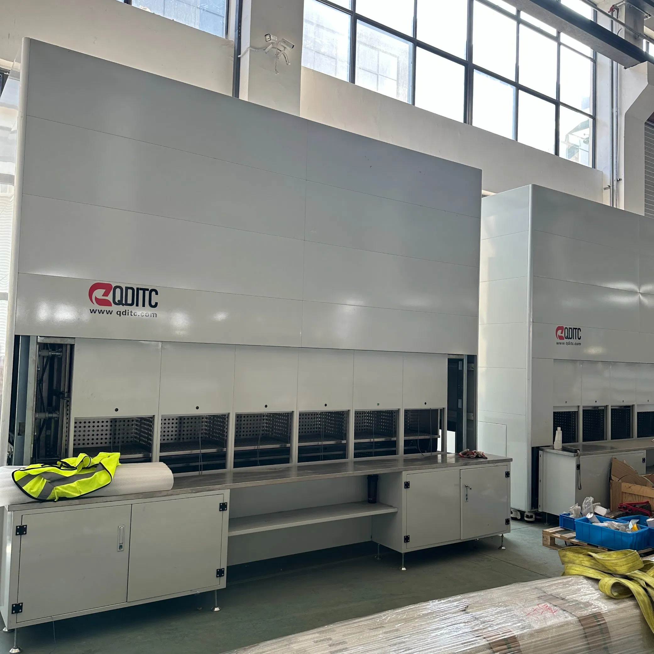 Automated Carousel Inventory Management for Efficient Warehouse Rack Solutions