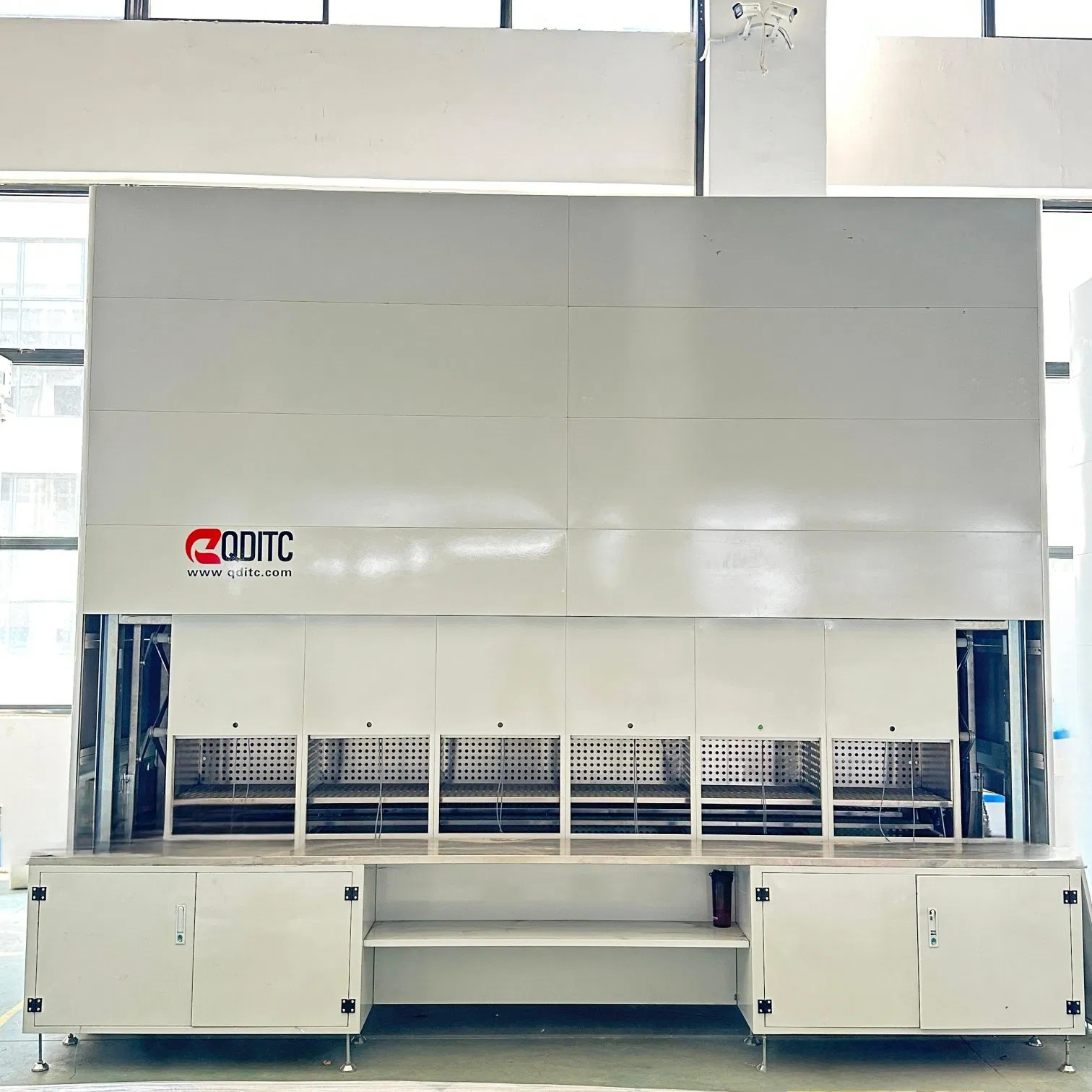 Space-Saving Storage Solution with Automated Warehouse Racking Design