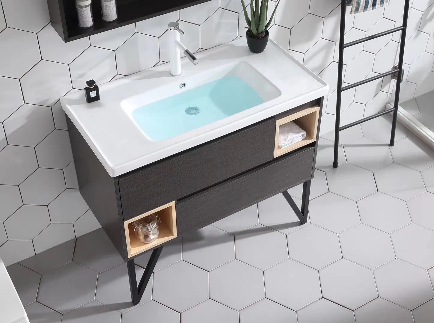 Modern Elegant Bathroom Storage Cabinet for Space-Saving Solutions