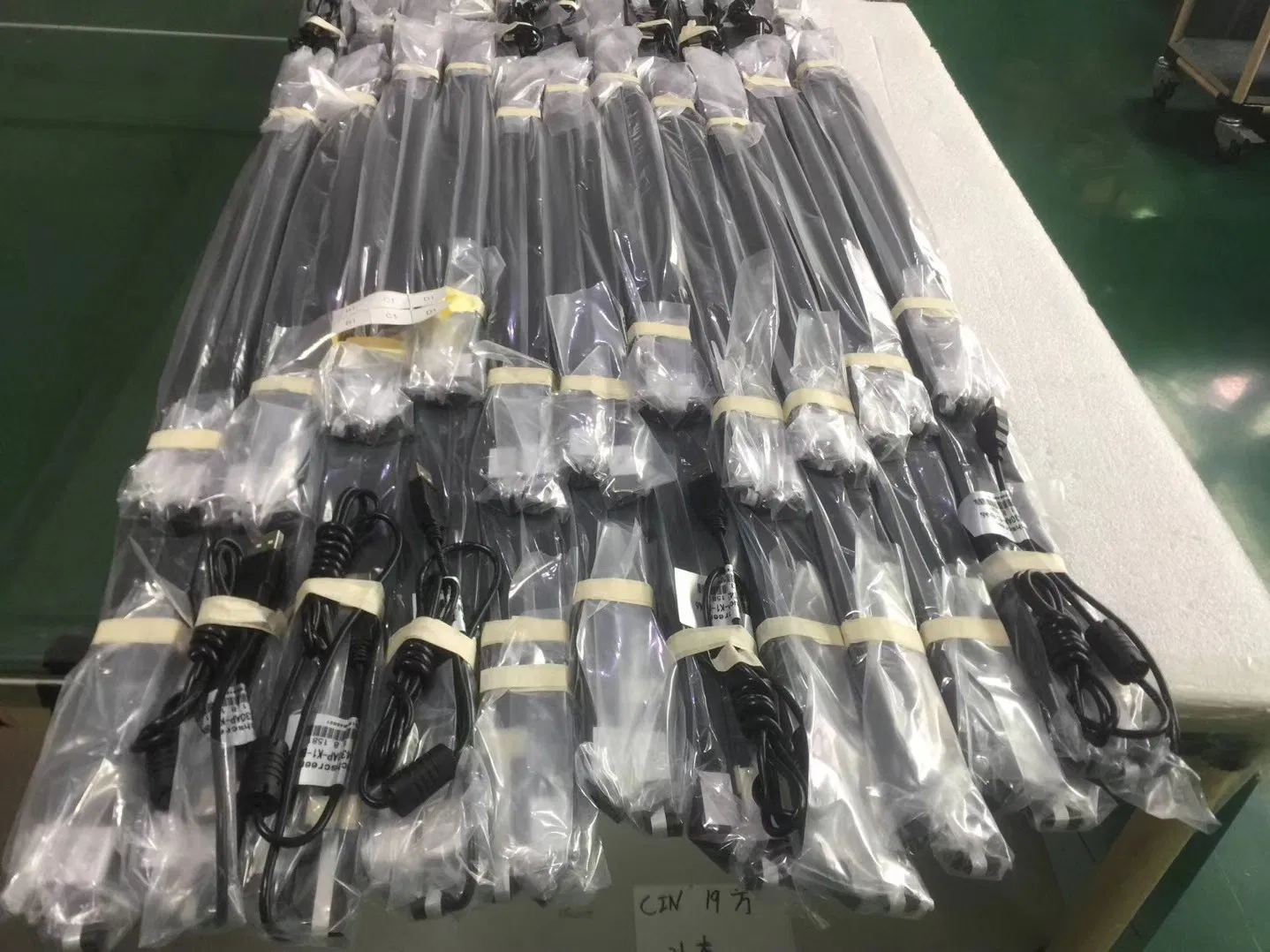 Advertising Education Smart TV 40 Inch IR Touch Screen Frame School Meeting Confenrence Whiteboard LCD Monitor Overlay Kit