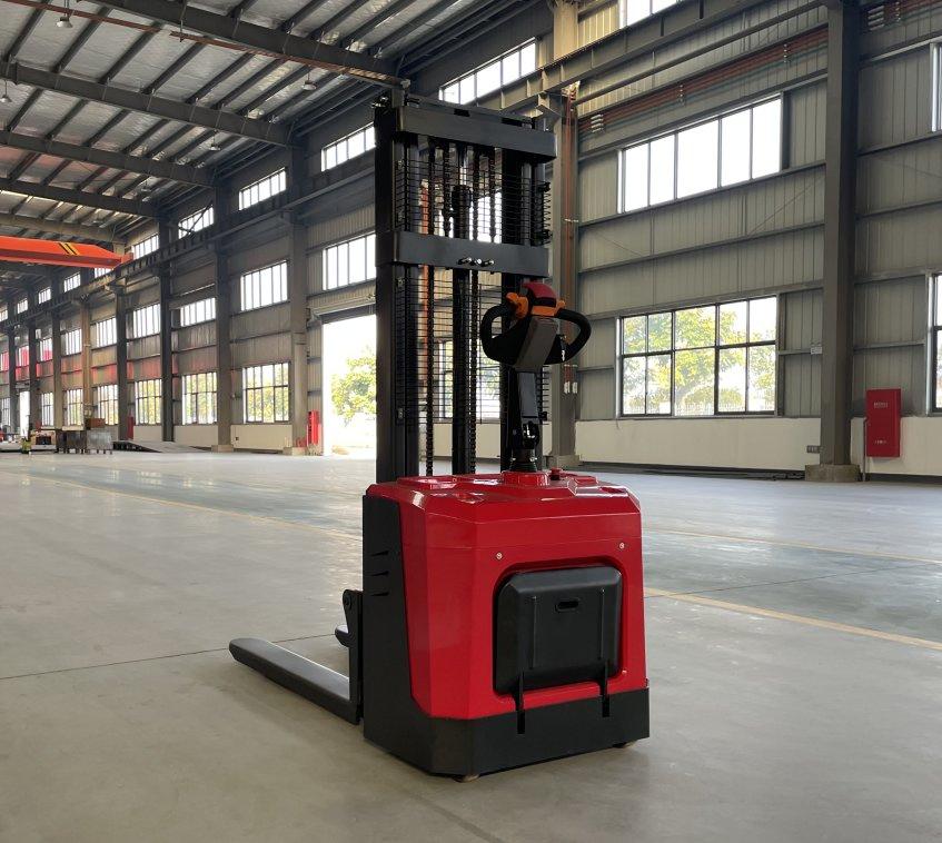 Factory Outlet 3000mm-6000mm Lifting High Mini Forklift Electric Stacker Forklift Electric Reach Stacker with CE